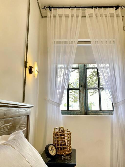 Ferienwohnung Le Bijou Chic In The Heart Of Saigon Charm With View Ho-Chi-Minh-Stadt Exterior foto