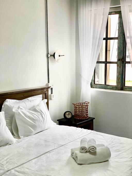 Ferienwohnung Le Bijou Chic In The Heart Of Saigon Charm With View Ho-Chi-Minh-Stadt Exterior foto