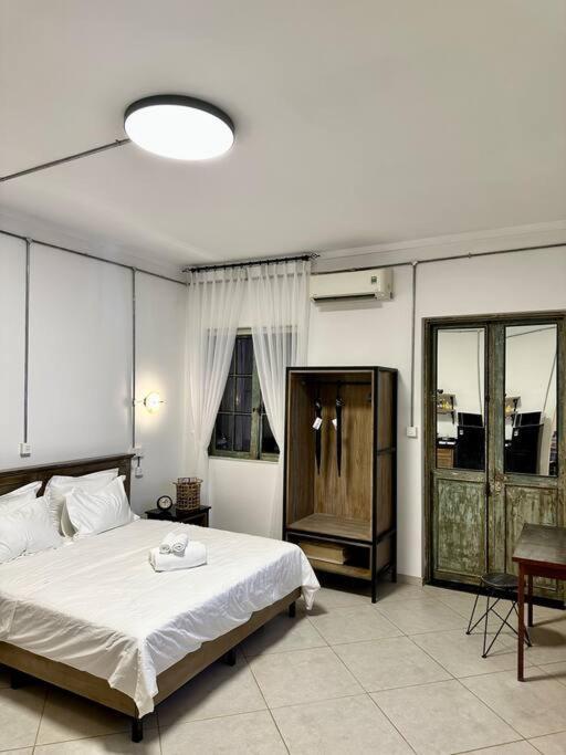 Ferienwohnung Le Bijou Chic In The Heart Of Saigon Charm With View Ho-Chi-Minh-Stadt Exterior foto
