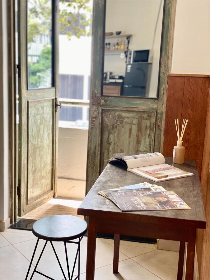 Ferienwohnung Le Bijou Chic In The Heart Of Saigon Charm With View Ho-Chi-Minh-Stadt Exterior foto