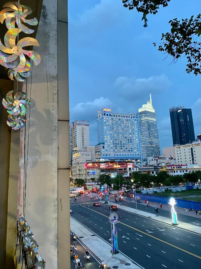 Ferienwohnung Le Bijou Chic In The Heart Of Saigon Charm With View Ho-Chi-Minh-Stadt Exterior foto